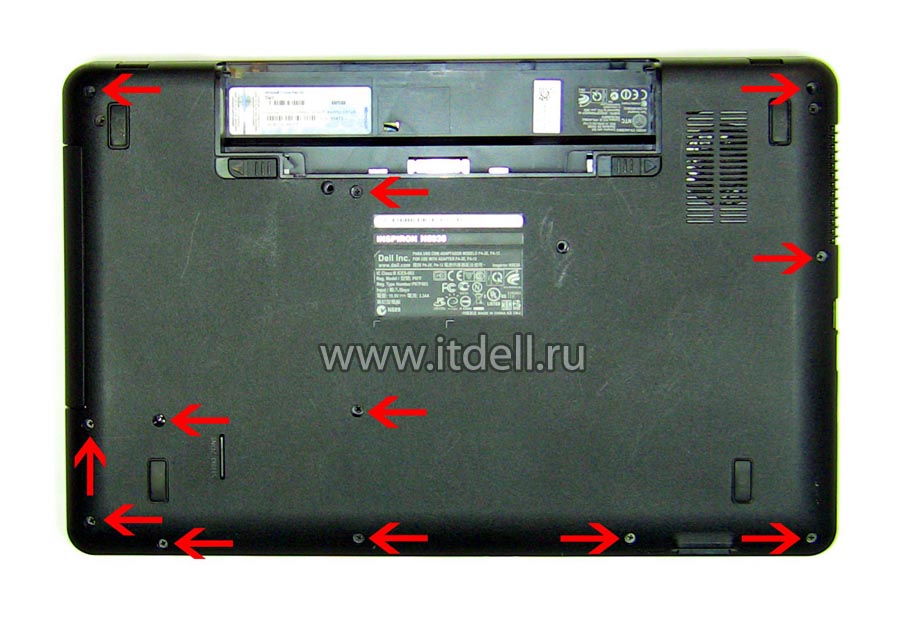 Как разобрать Dell Inspiron N5030, N5020 и M5030 откручиваем все винты на нижней крышке ноутбука